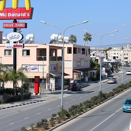 Kings Annex Aparthotel Paphos Buitenkant foto