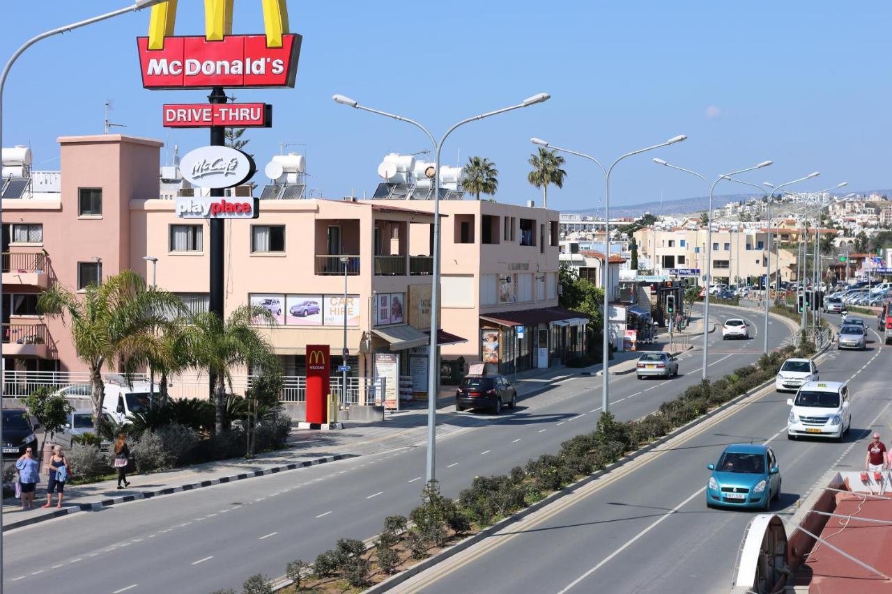Kings Annex Aparthotel Paphos Buitenkant foto