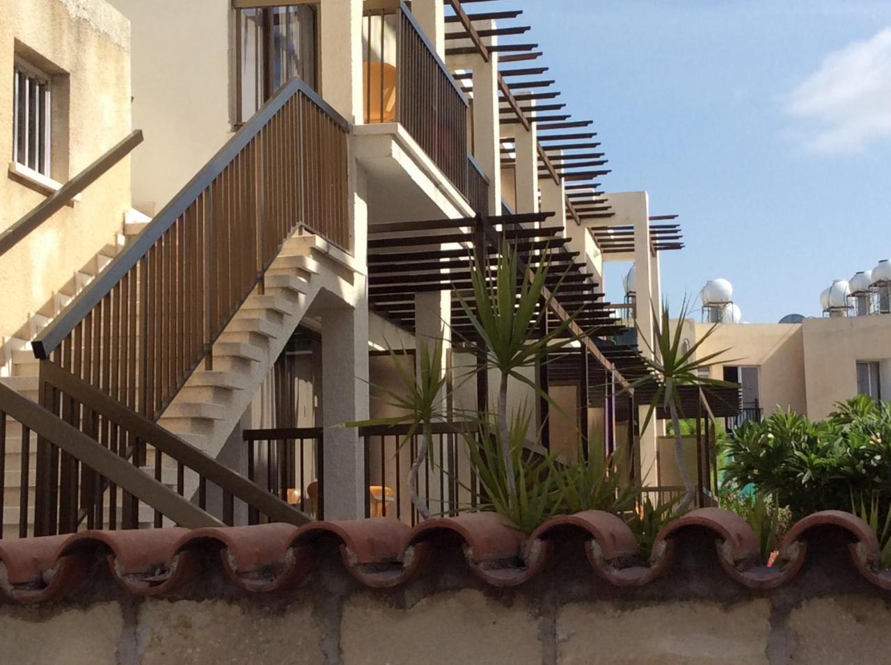 Kings Annex Aparthotel Paphos Buitenkant foto