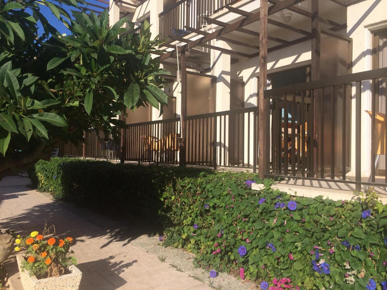 Kings Annex Aparthotel Paphos Buitenkant foto