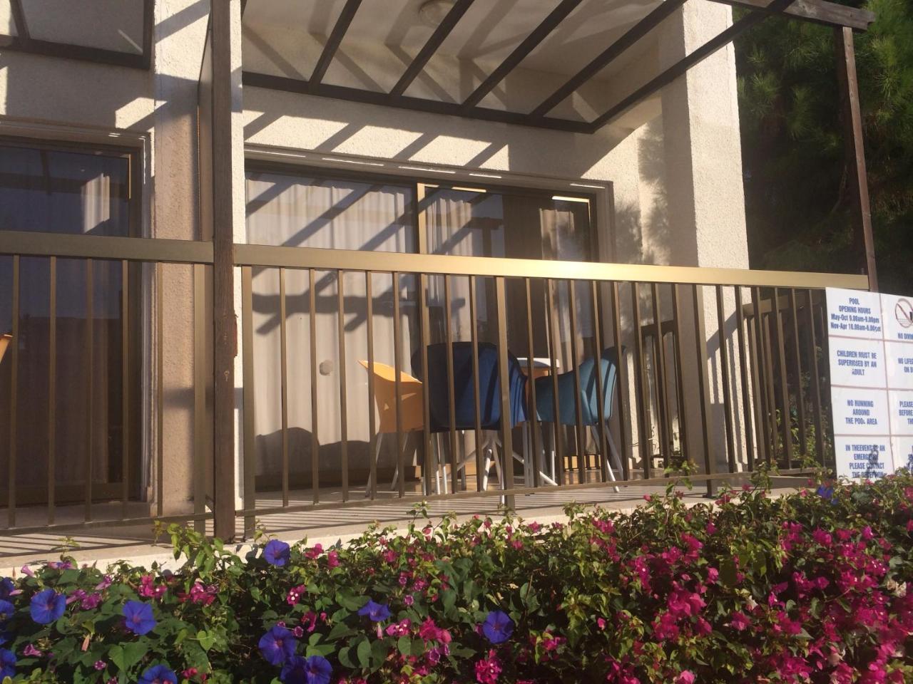Kings Annex Aparthotel Paphos Buitenkant foto