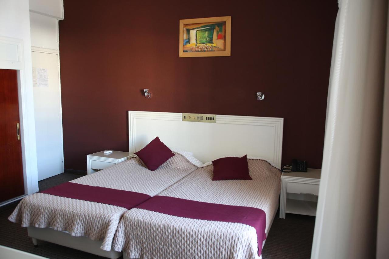 Kings Annex Aparthotel Paphos Buitenkant foto